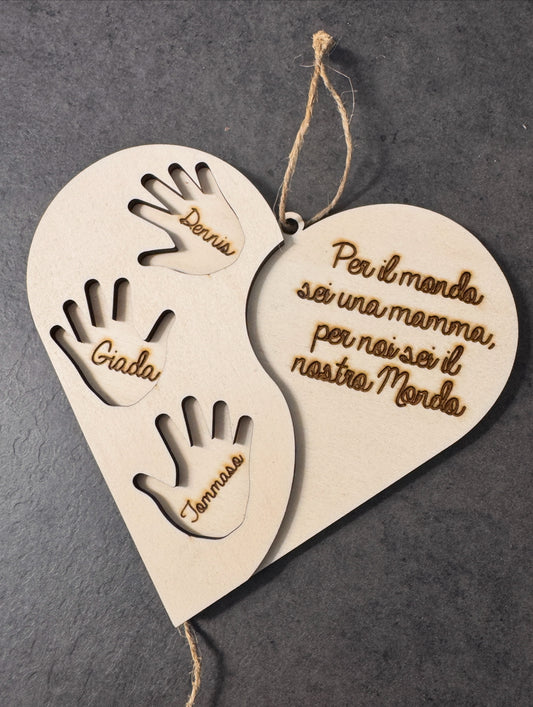 Cuore in legno Festa della Mamma con manine 3D ❤️