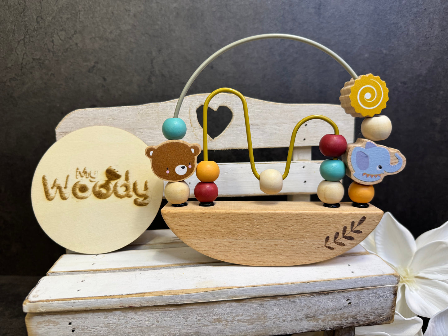 Gioco con perline in legno Montessori