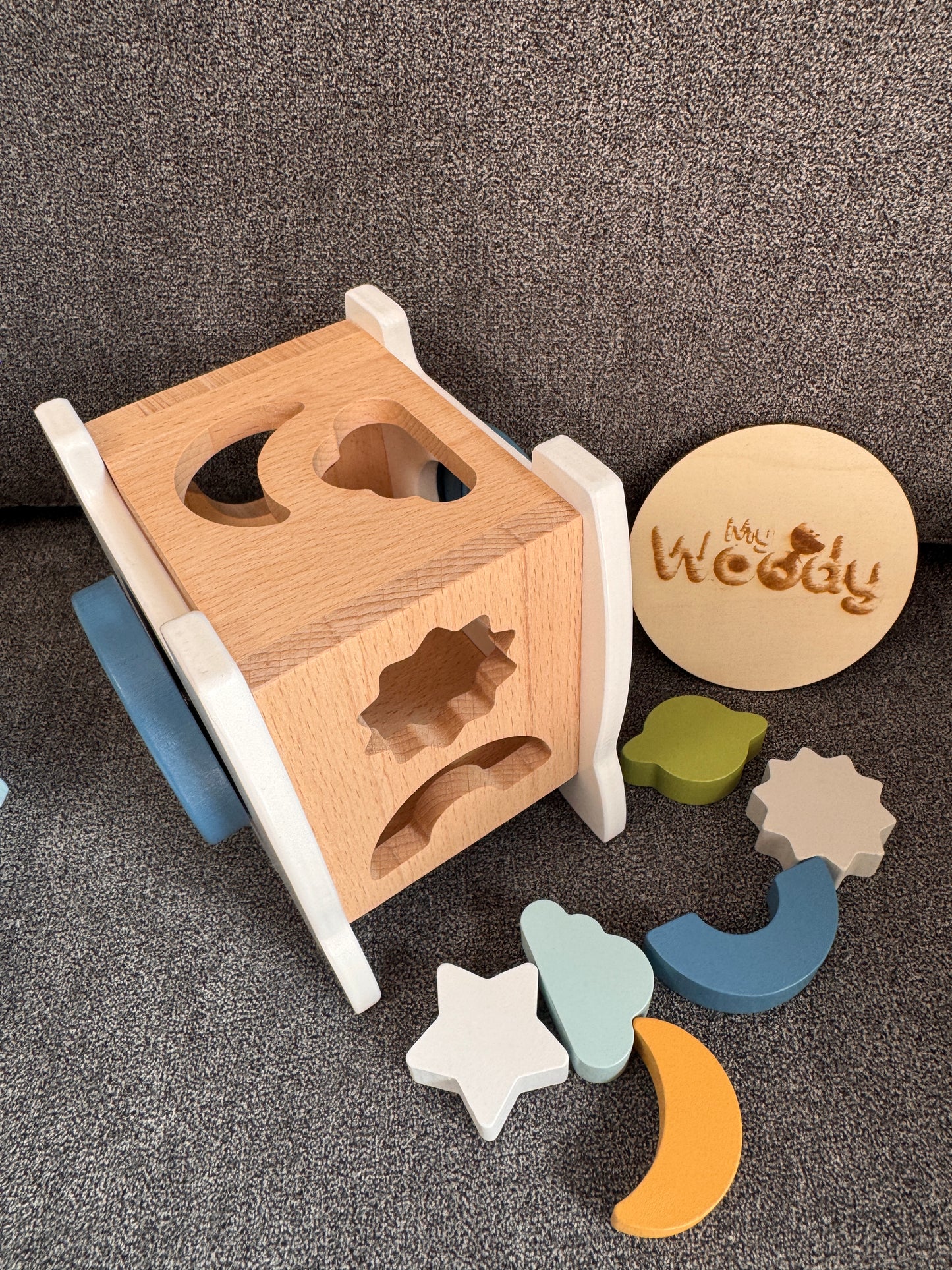 Gioco Montessori "Busy Board Missile sensoriale"