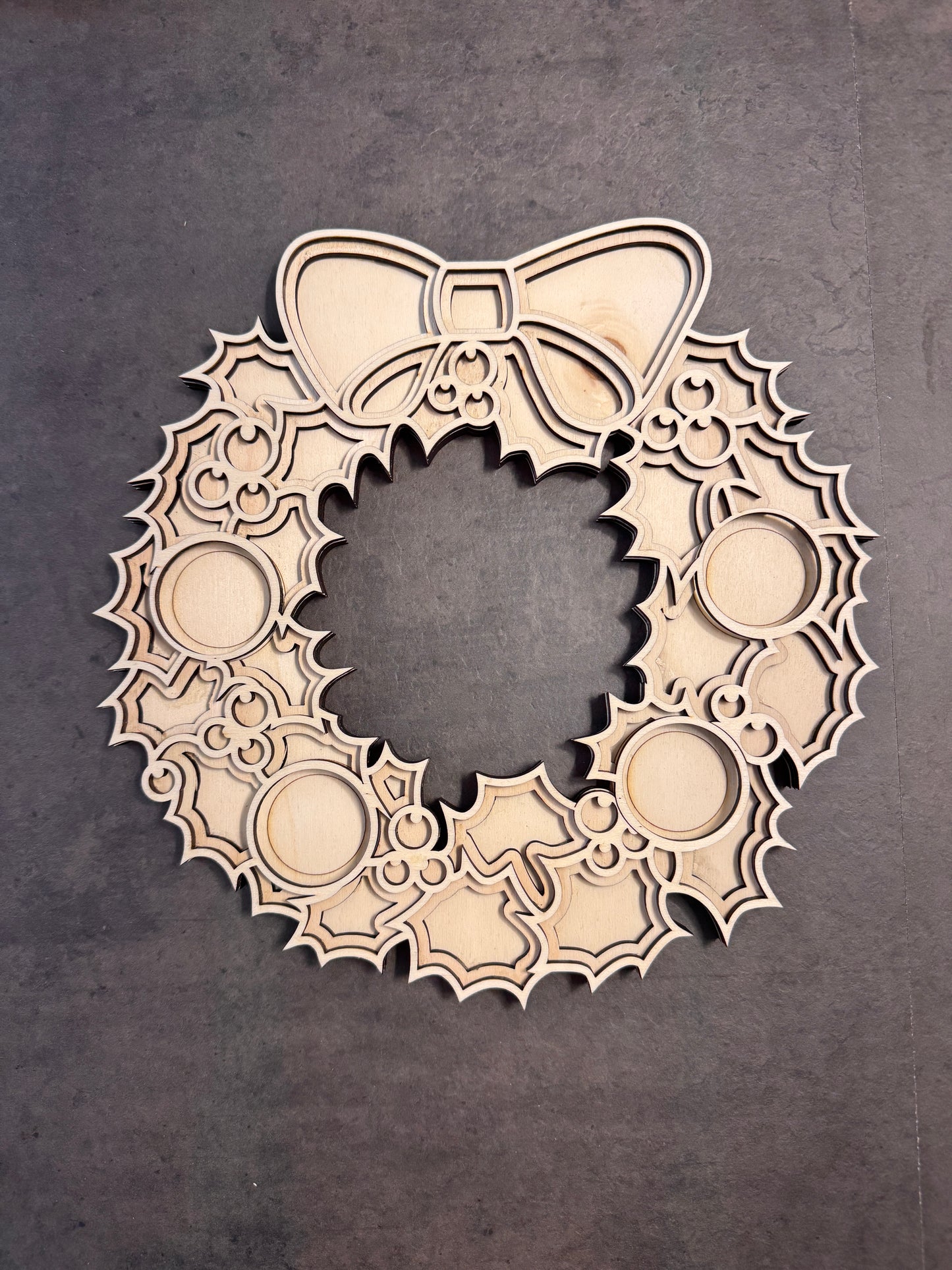 Corona avvento vischio 3D in legno con candeline