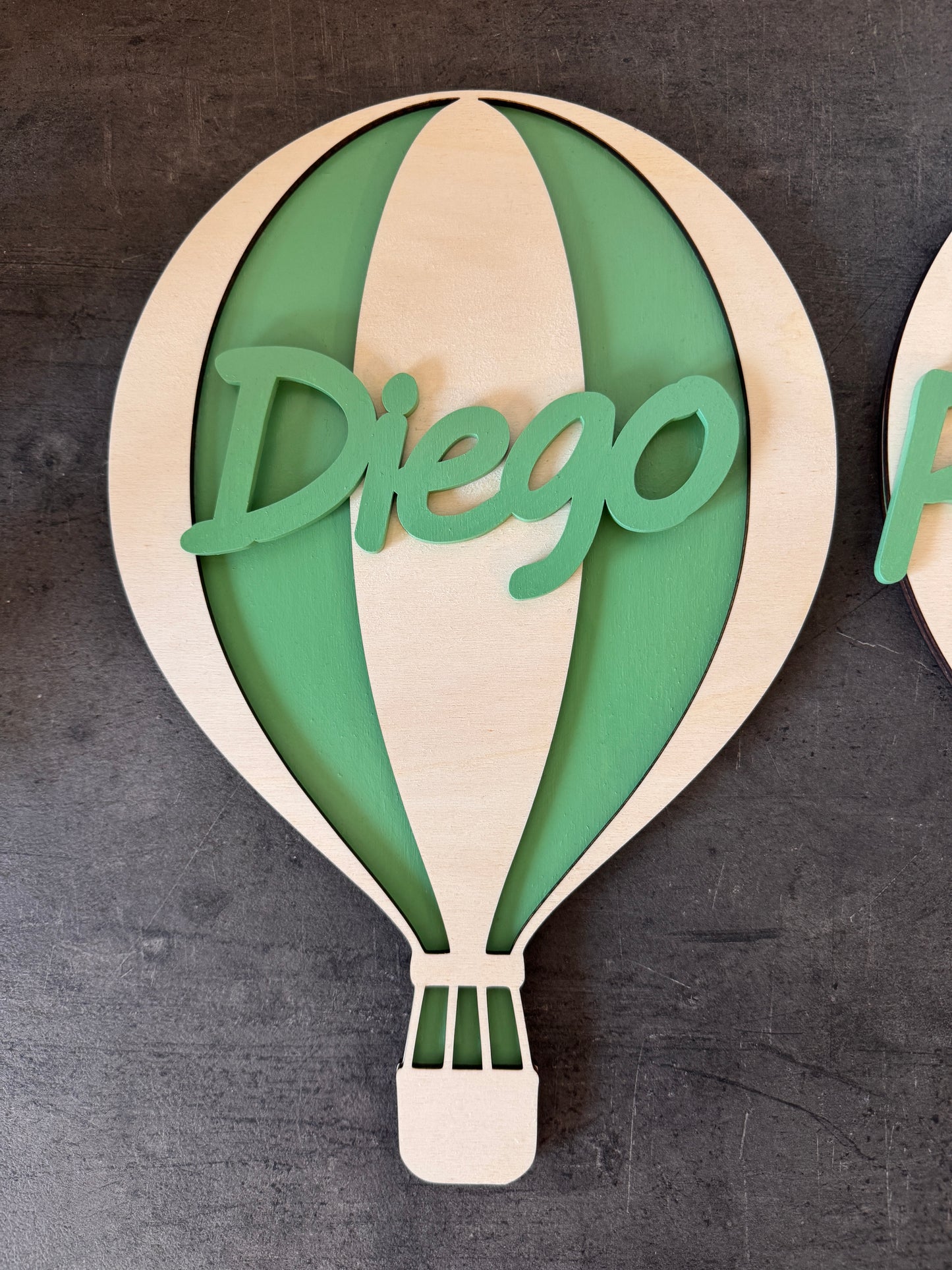 Fiocco nascita Mongolfiera in legno con nome Mywoody