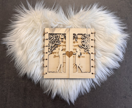 Biglietto d’Amore in Legno Personalizzato 💛