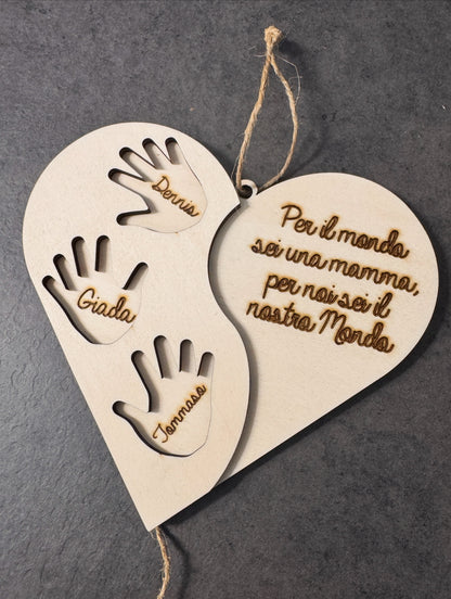 Cuore in legno Festa della Mamma con manine 3D ❤️